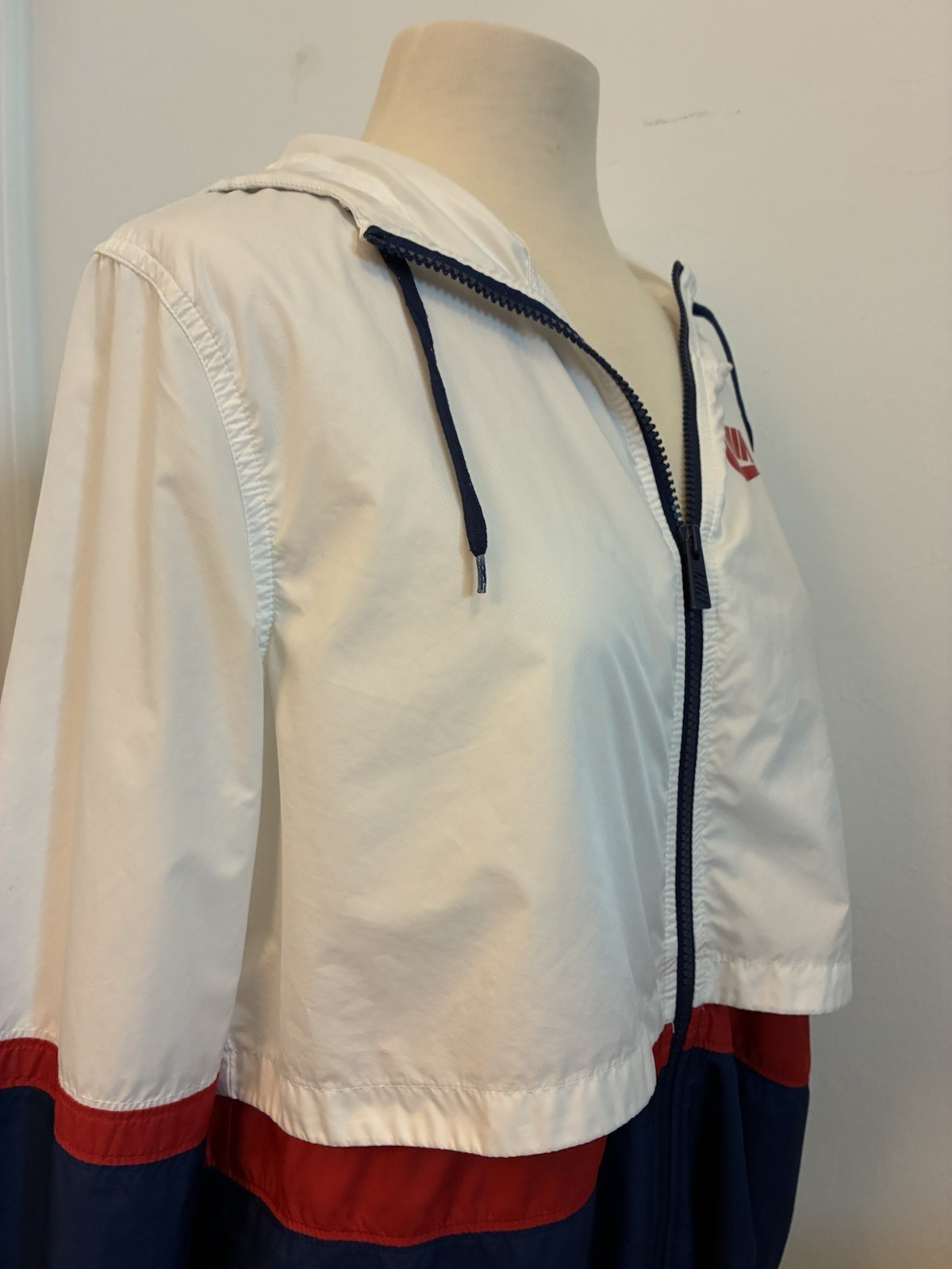 Nike Windrunner Jacket Womens Medium White Blue Red Hooded Full Zip Windbreaker