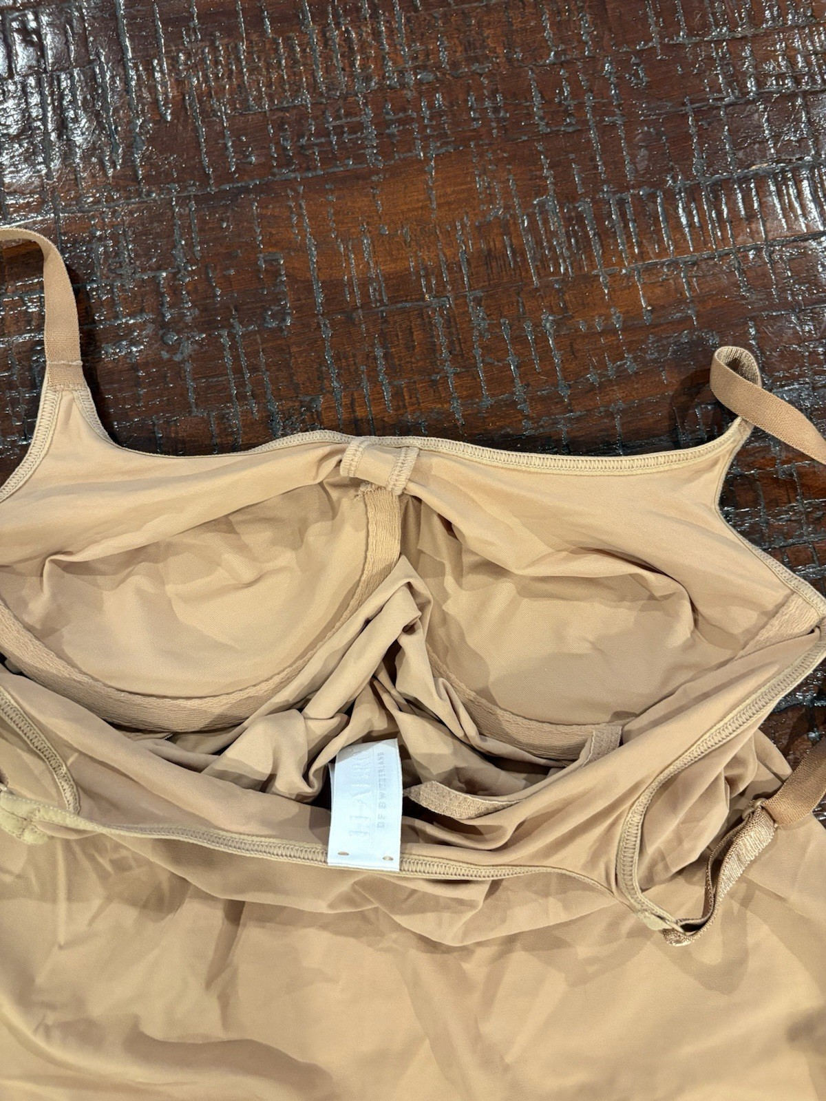 3600 Hanro of Switzerland Nude Underwire Tank 32C