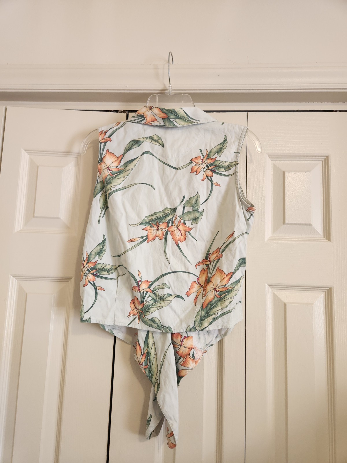 Vtg Tommy Bahama Womens Sz M 100% Silk Multicolor Tropical Floral Tie Blouse