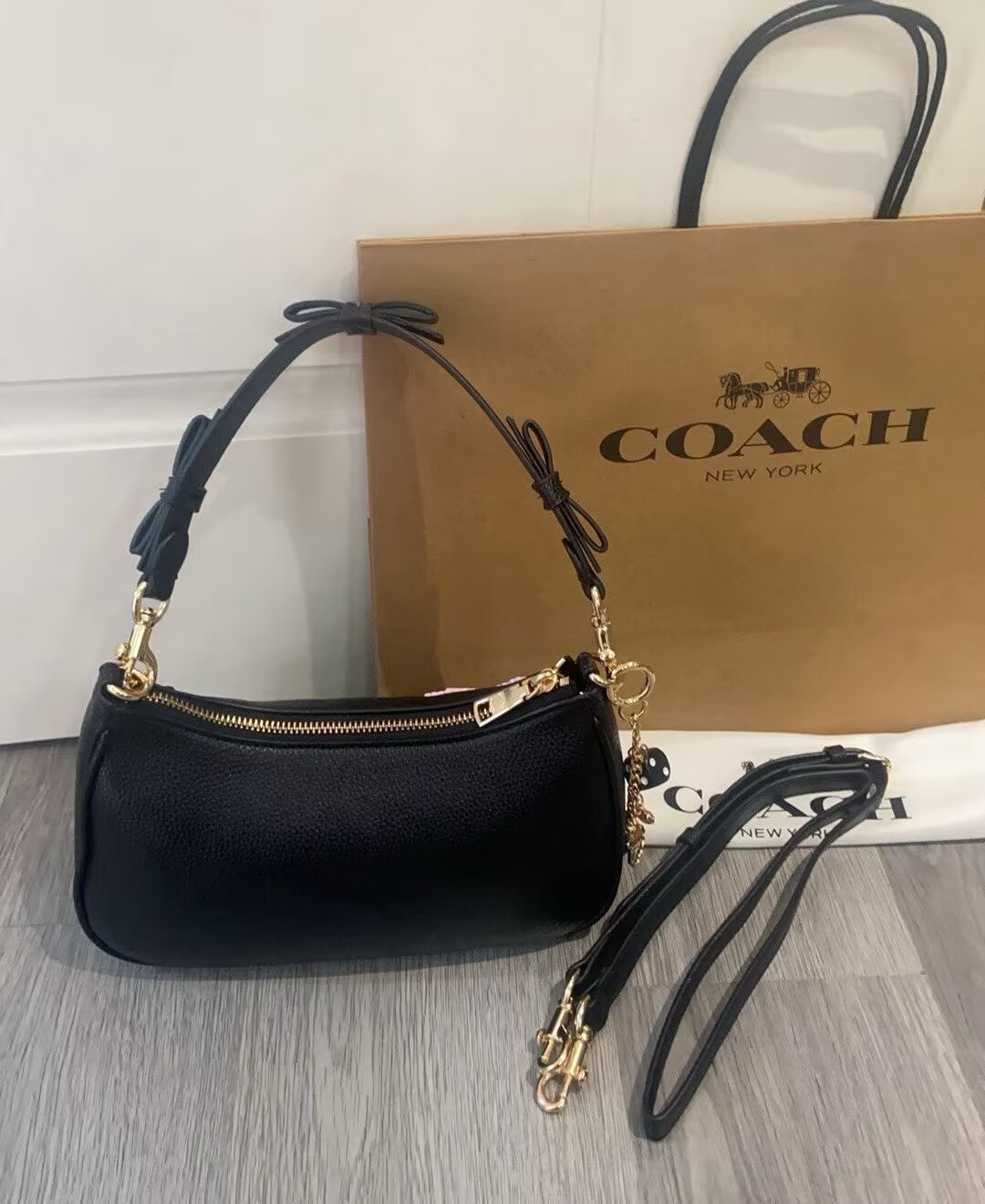 NEW COACH Teri Shoulder Bag With Bows And Charms Crossbody Bag Black CDY93