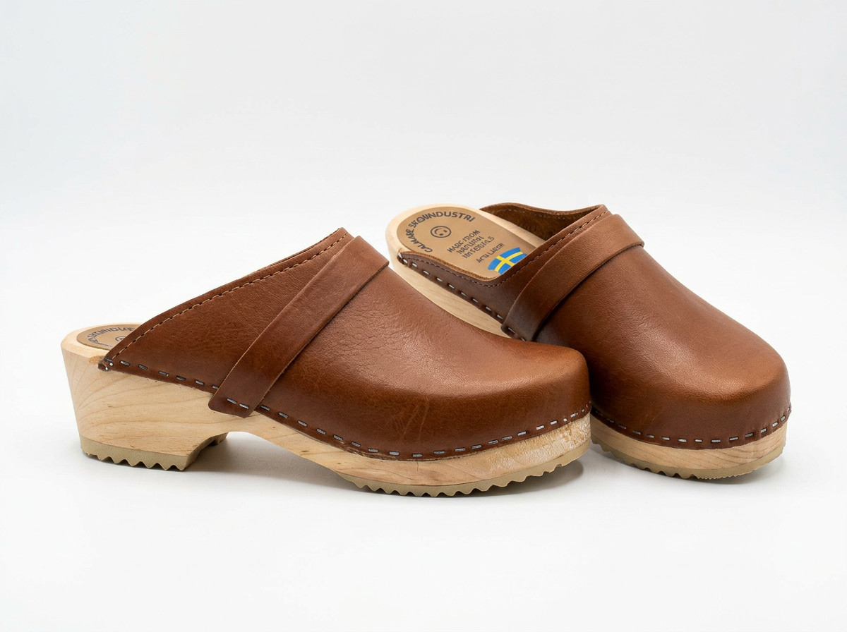 Calmare Trätofflor “ORIGINAL NATUR” Swedish Clogs in Natural Brown leather
