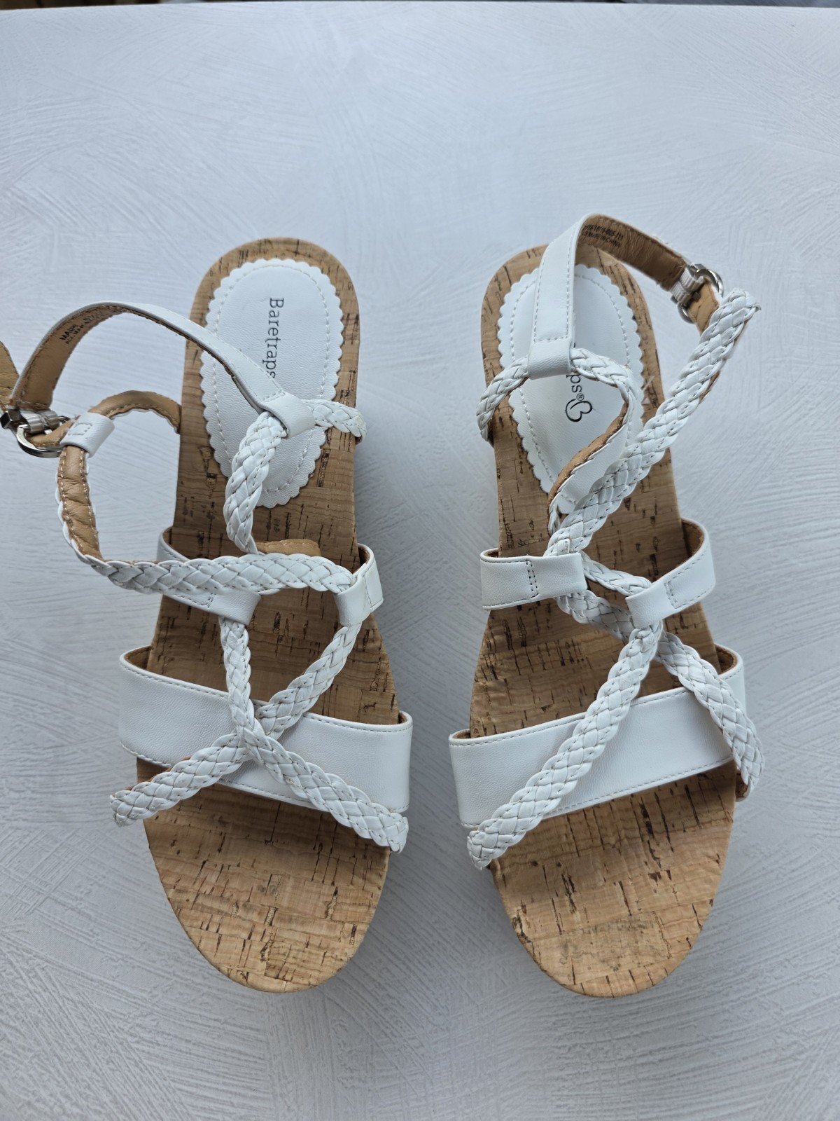 BareTraps White Mairi Wedge Sandals with Multi-Strap Size 9.5M Summer Boho