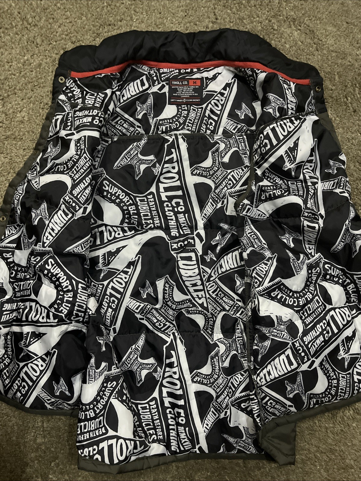 Troll Co Redford Snap-Front Graphic Lined Nylon Best Mens Medium