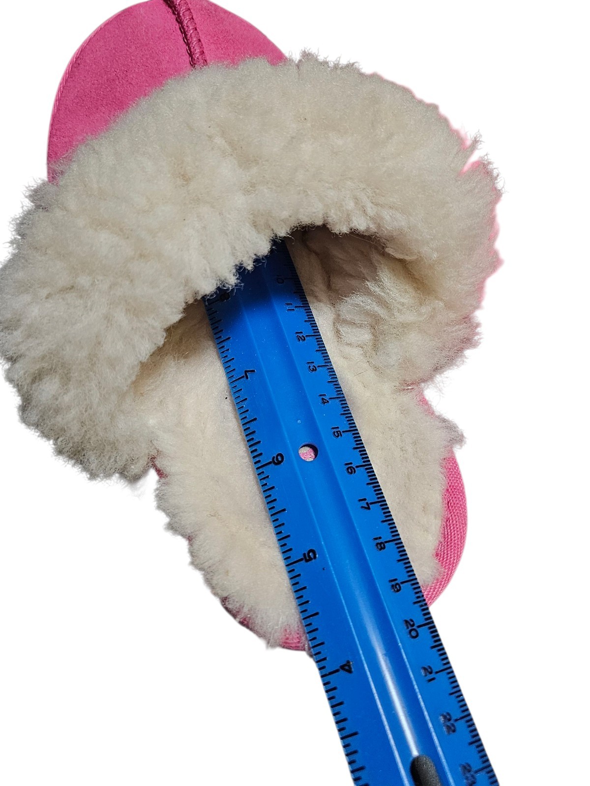 Ugg Slip On Girls Missing Tag size 13 (19cm) Pink See Pictures For Details
