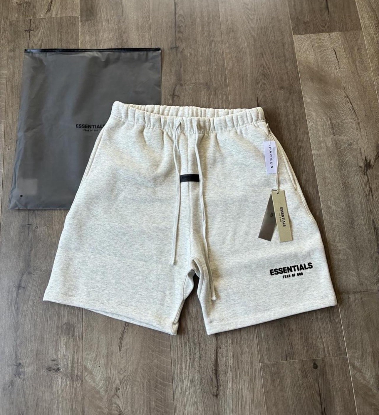 NWT Fear Of God Essentials Fleece Shorts Oatmeal Cream Size S Fast Ship