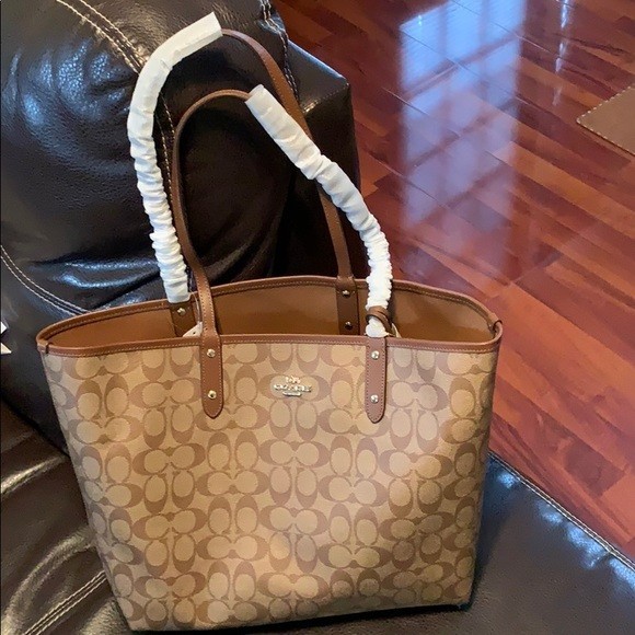 COACH City Tote Bag Signature Canvas