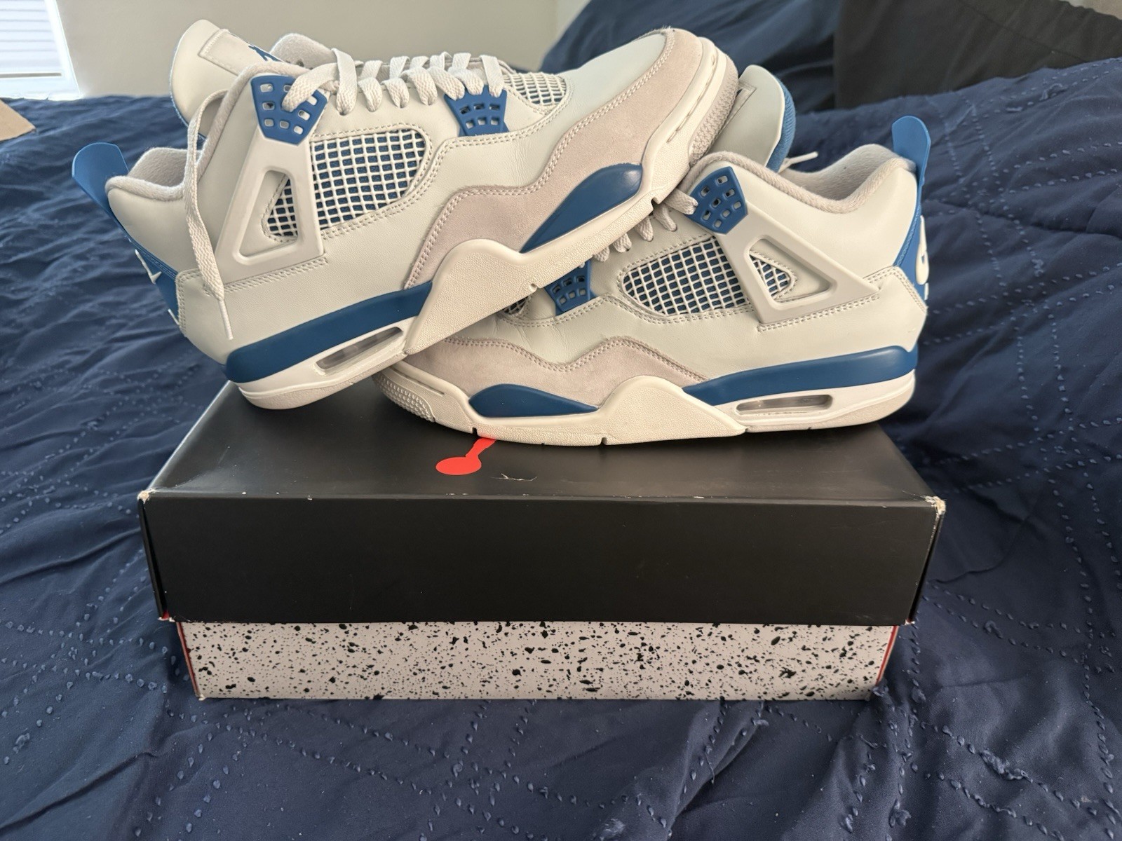 Jordan Air Jordan 4 Retro Military Blue 2024 White/Blue Leather FV5029-141