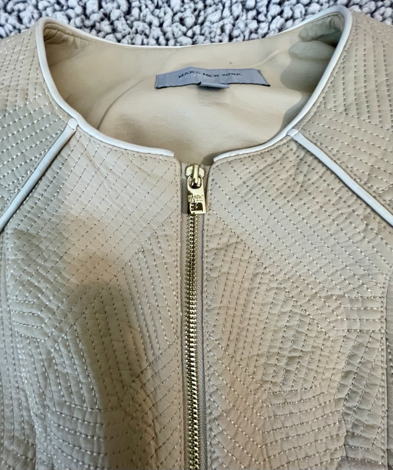 MARC NEW YORK ANDREW MARC JACKET BEIGE GOLD ZIPPERS SIZE M 100% Polyurethane
