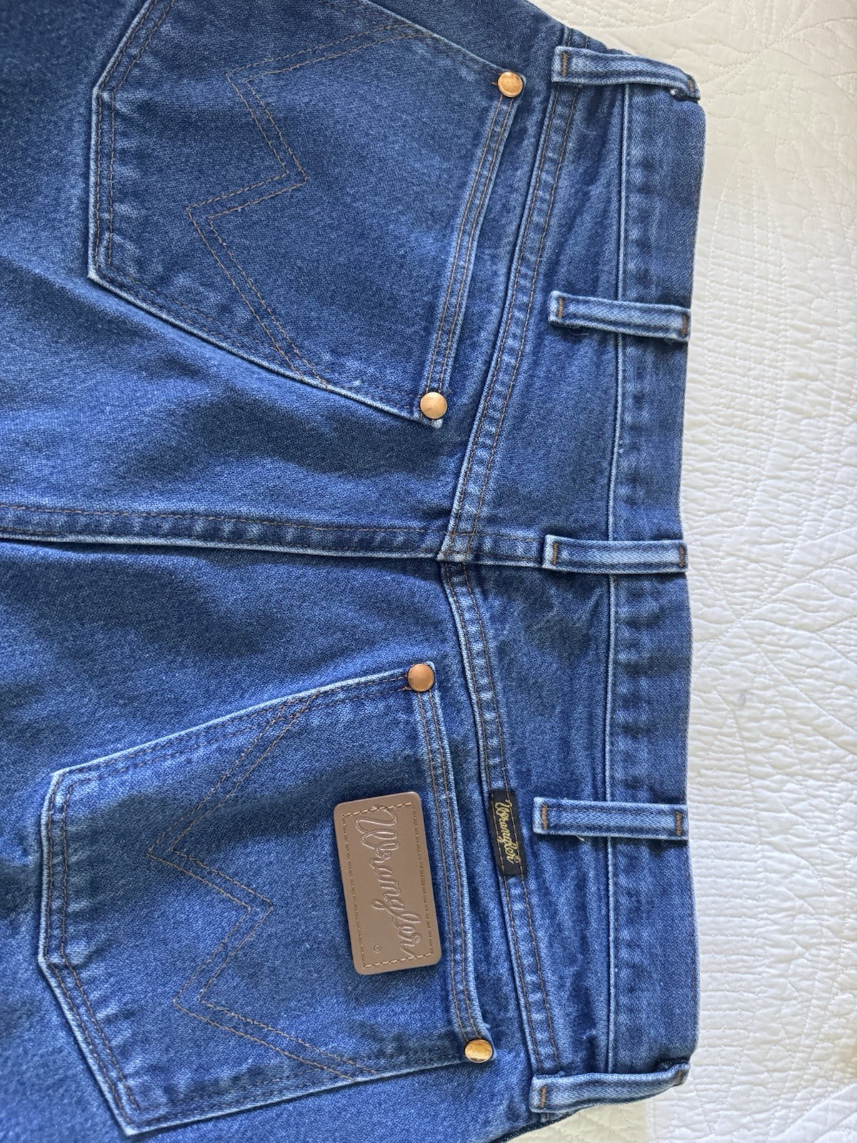Wrangler Cowboy Cut Men’s Blue Medium Wash Denim Straight Jeans 5-Pocket Cotton