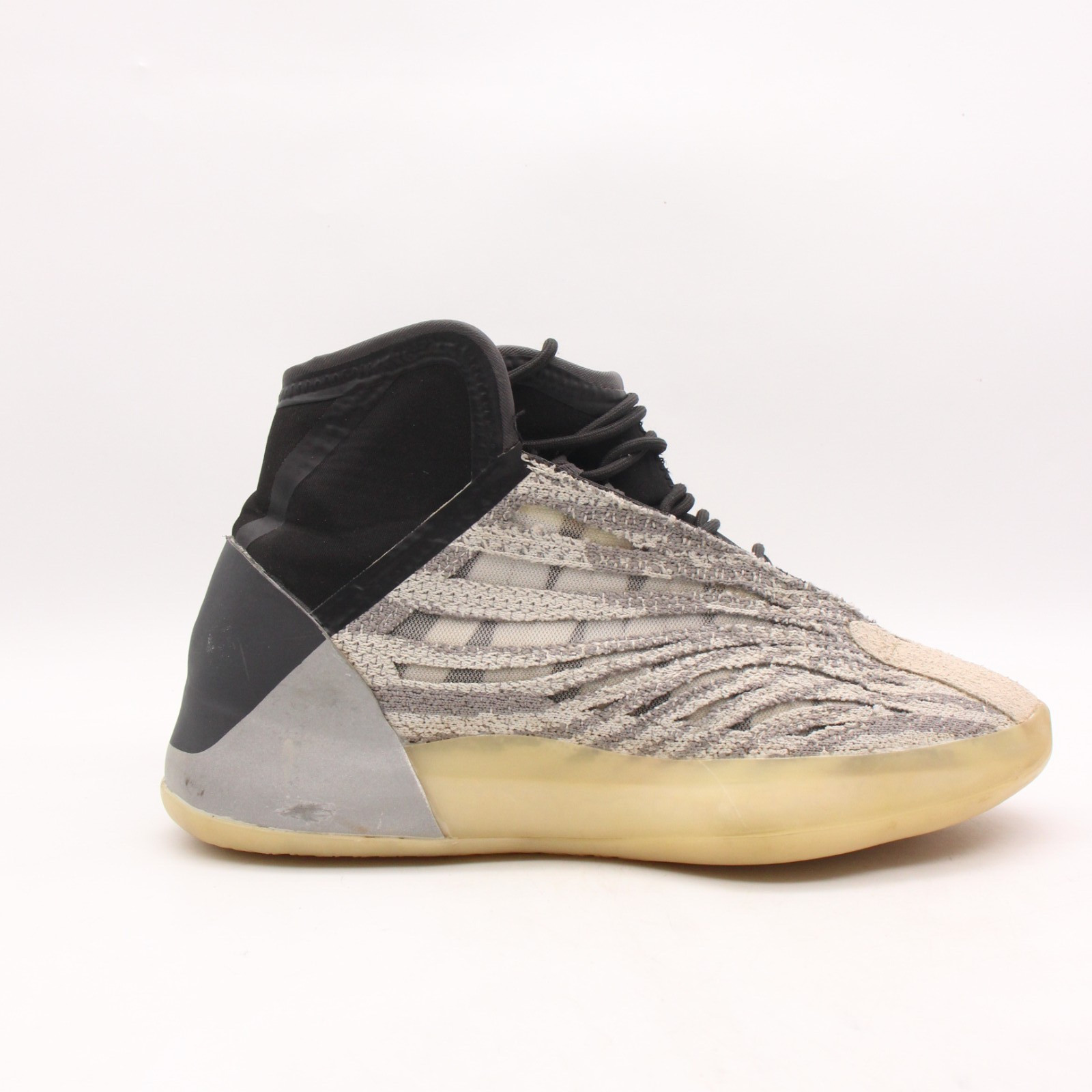 Adidas Yeezy Quantum Men’s Size 9.5 Athletic Casual Sneakers EG1535