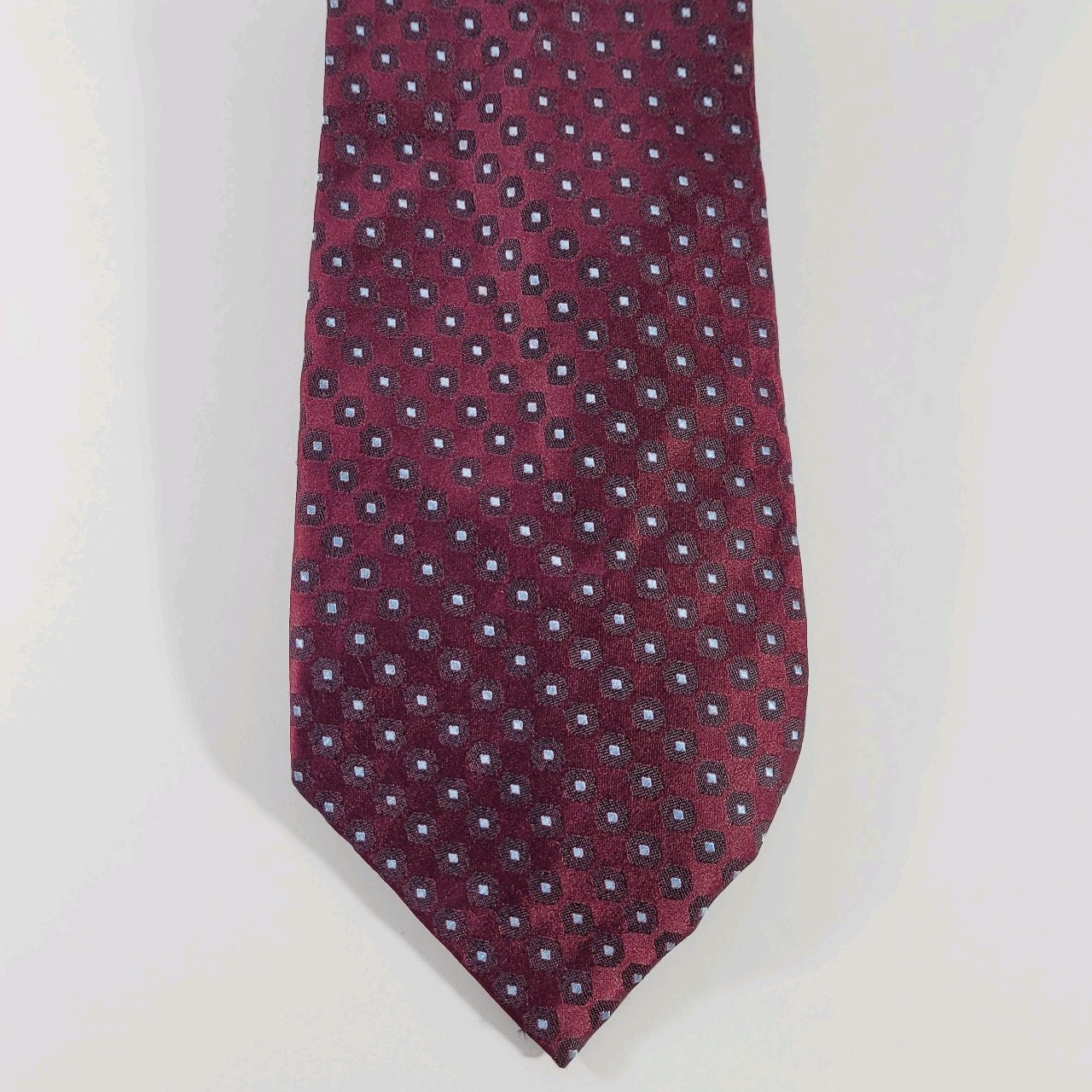Calvin Klein Men’s Burgundy Red Silk Tie 3.5 Inches Wide
