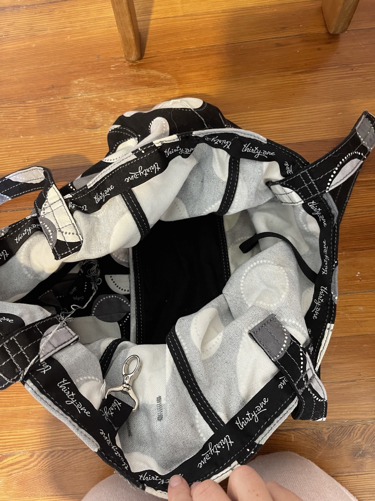Thirty-One Large Black Gray White Polka Dot Tote Bag Key Clip Outer Pockets