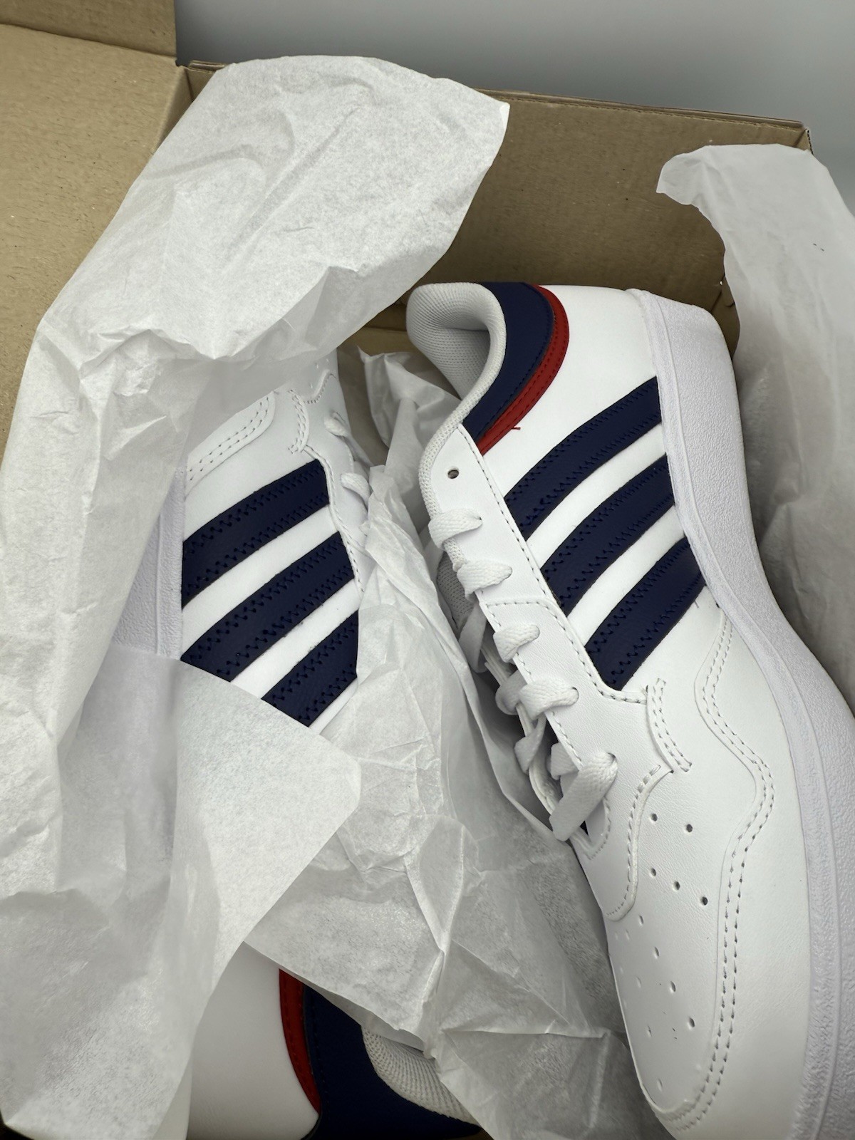 NIB Adidas Hoops 4.0 White Blue Red Navy JQ9986 Men 6.5 7 8 8.5 9 9.5 10 10.5 11