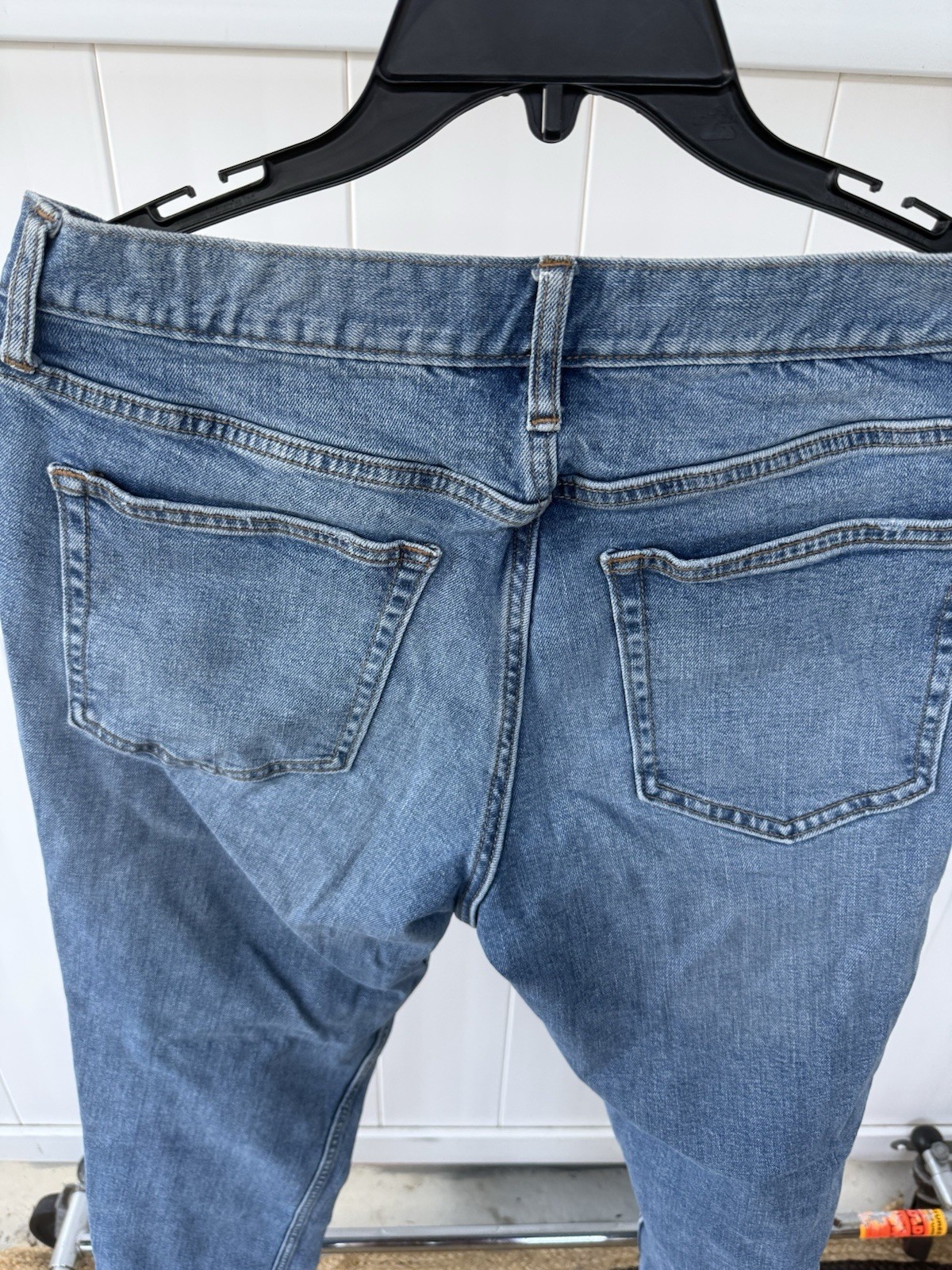 Old Navy Athletic Fit Jeans Men’s 32×34 Light Wash Stretch Denim Tapered Pants