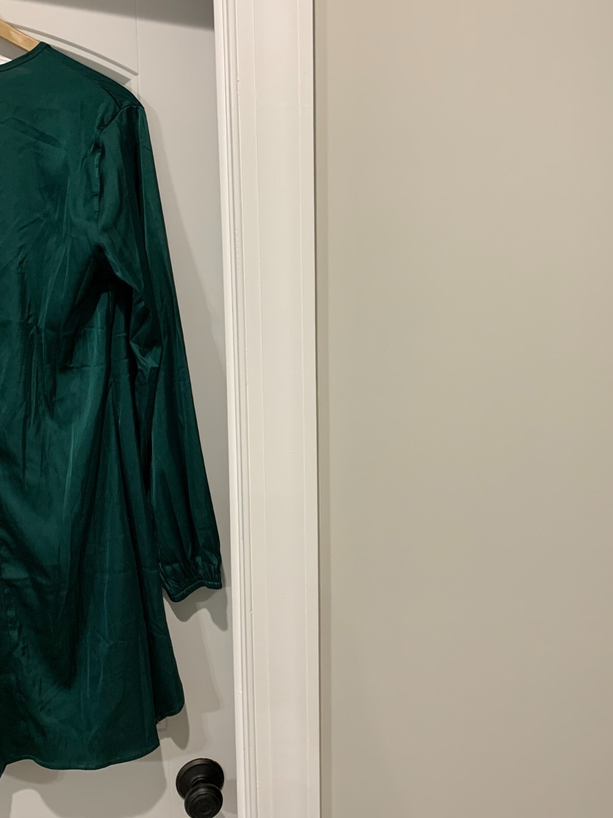Lyaner Wrap Dress Women Size Medium Emerald Green Silky Tie Front Balloon Sleeve