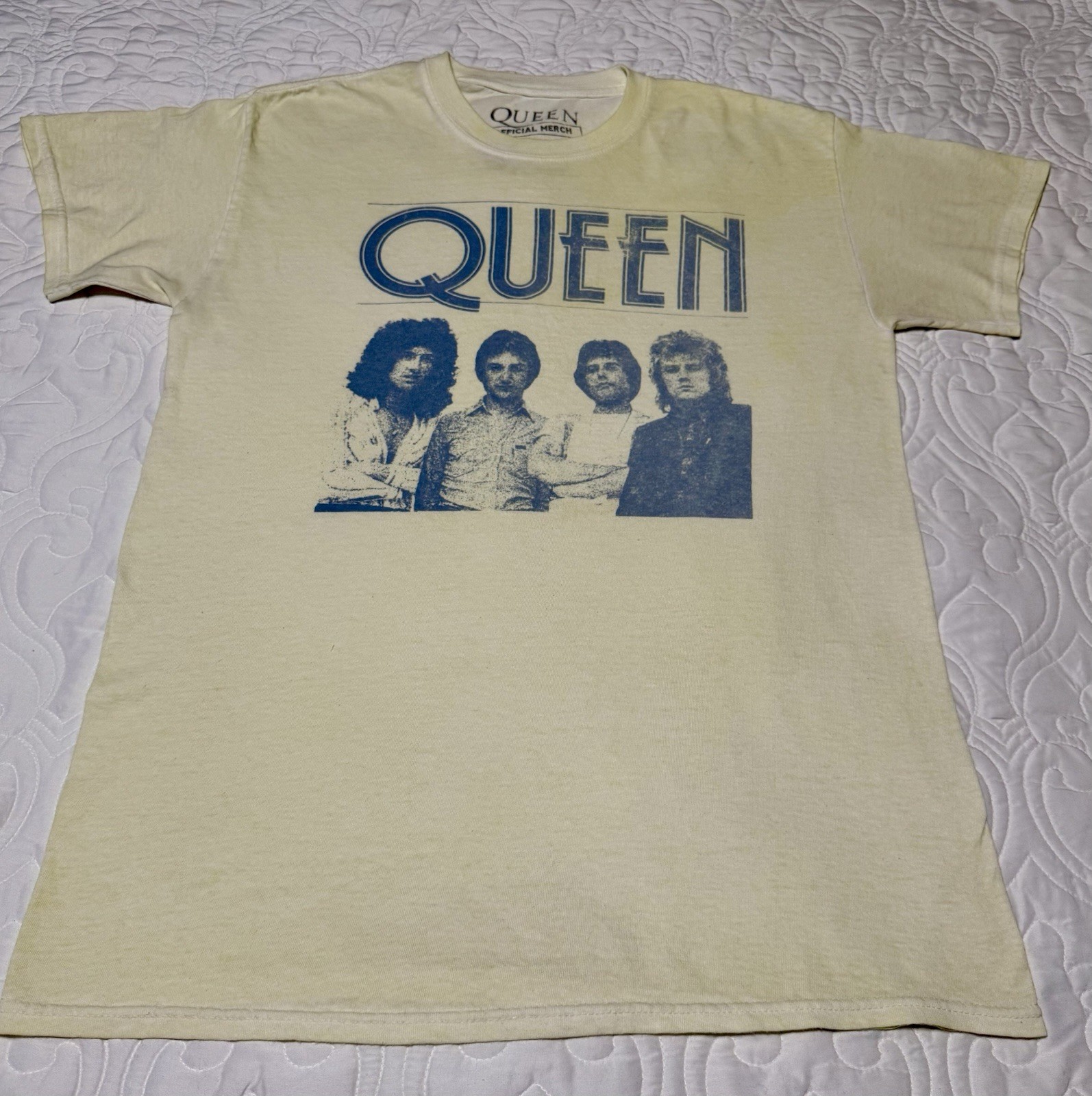 Queen Official Merch Band T-Shirt Mens Size Med 2019 100% Cotton Yellow