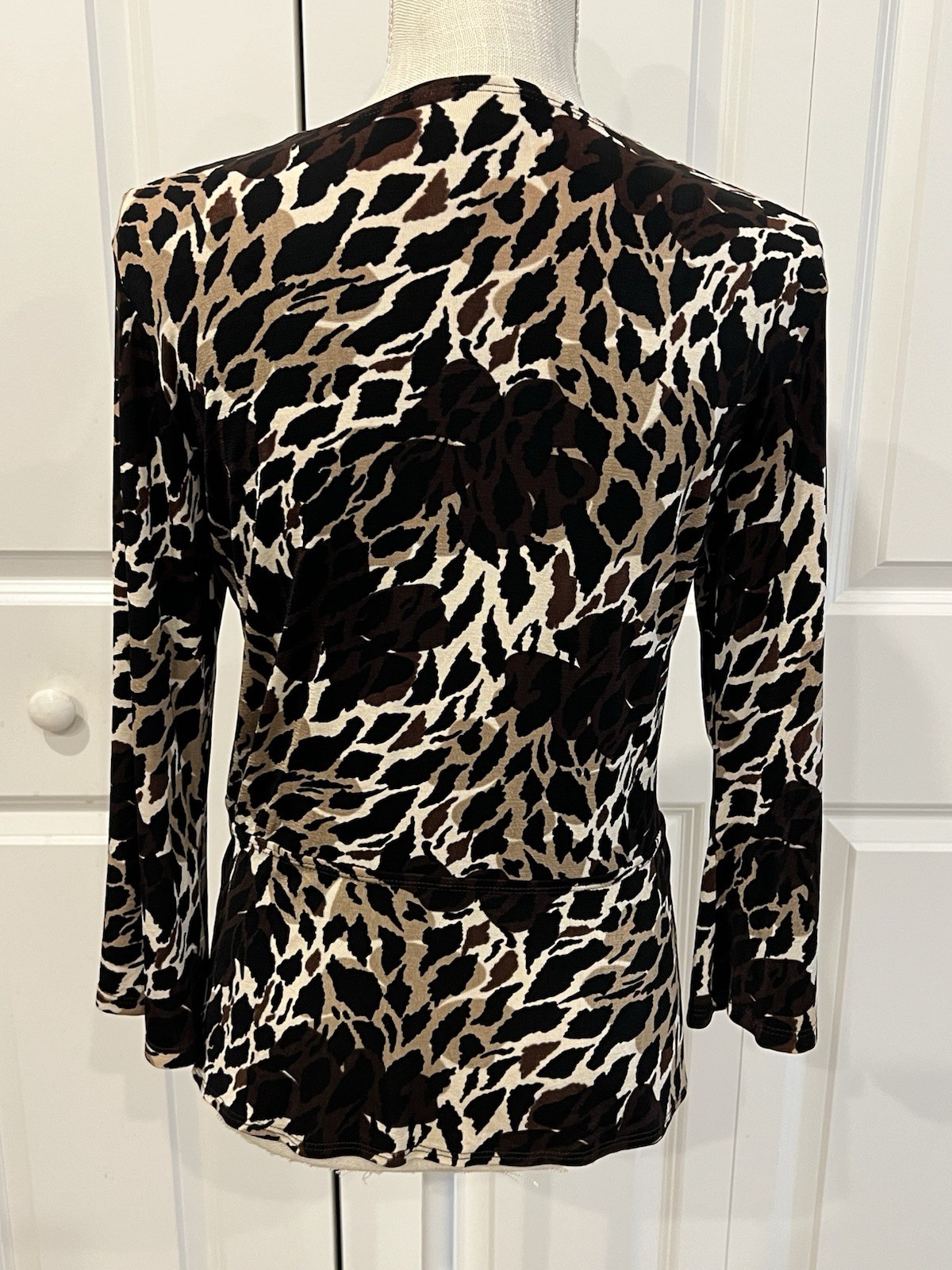 Chico’s Travelers Women’s Animal Print Tie Front Cardigan Top Slinky Knit Sz 1