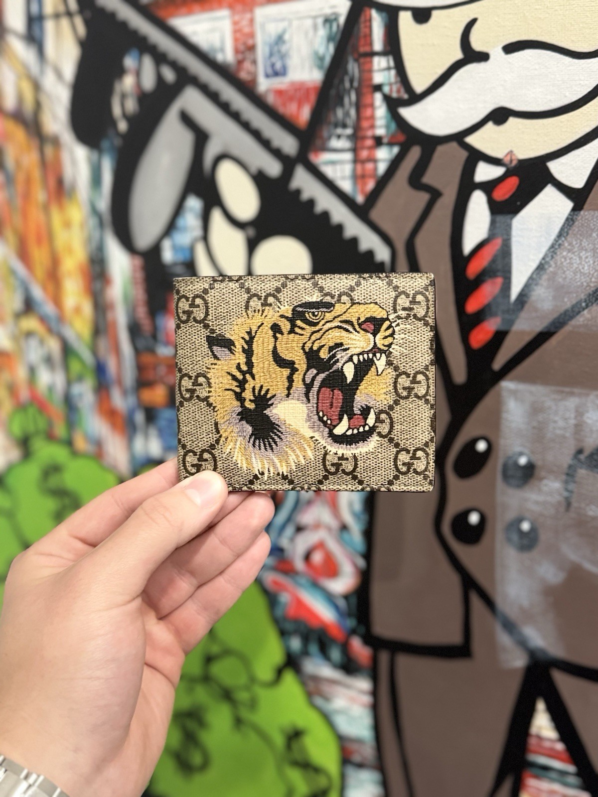 Gucci Tiger Wallet — Beige— Great Condition