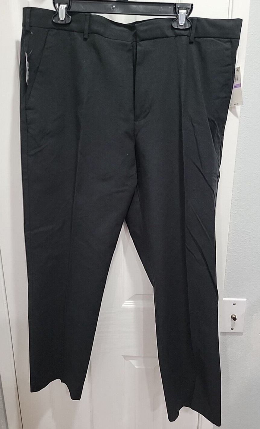 NWT Van Heusen Men’s Flex Straight Leg Black Pants Waist 30 32 34 36 38 40