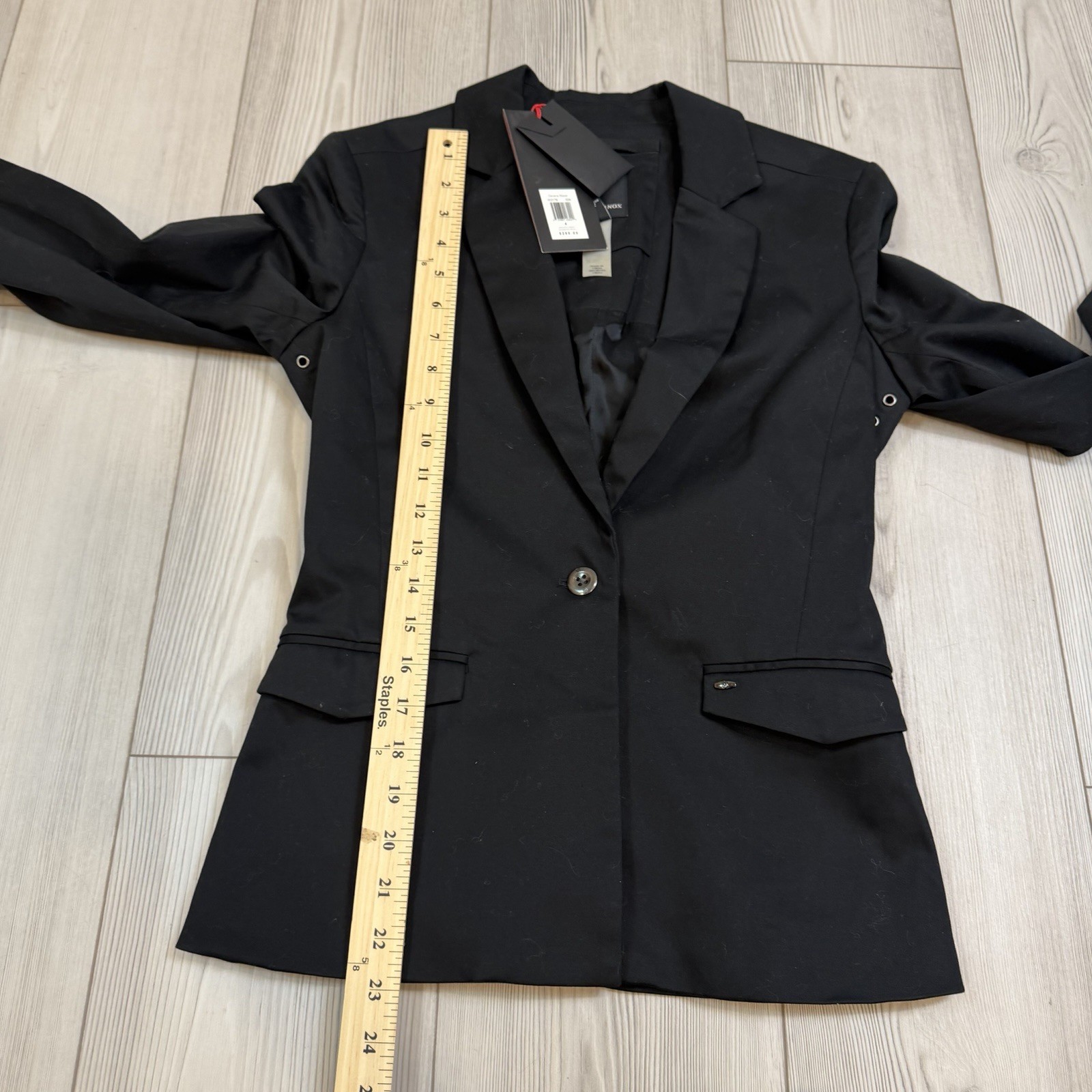 NWT Victorinox Size 4 Geneva Blazer Black One Button Closure