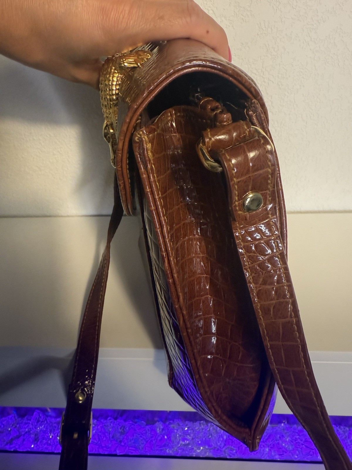 Sasha vintage Brown Croc Embossed Crossbody Bag Gold Hardware Buckle Accent Snap