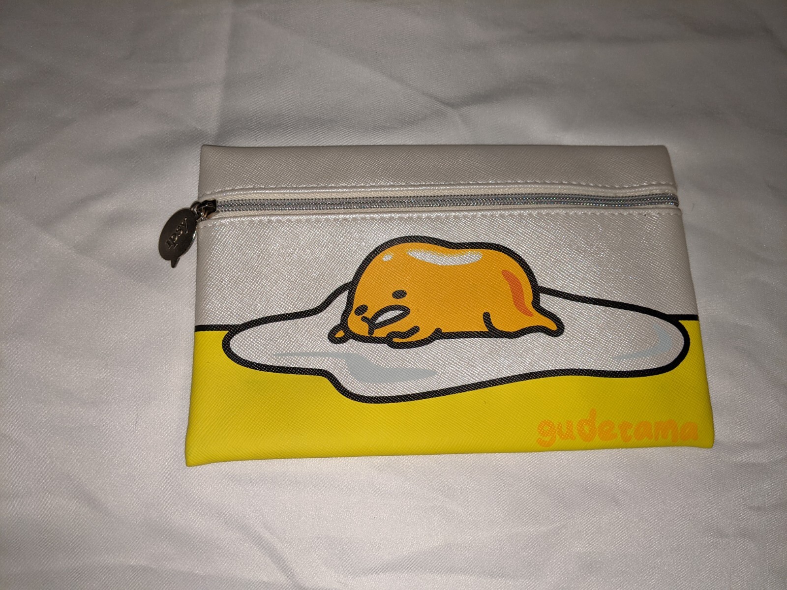 Gudetama The Lazy Egg Pouch Ipsy Bag Zipper Closure Sanrio Meh 7X5 Inches