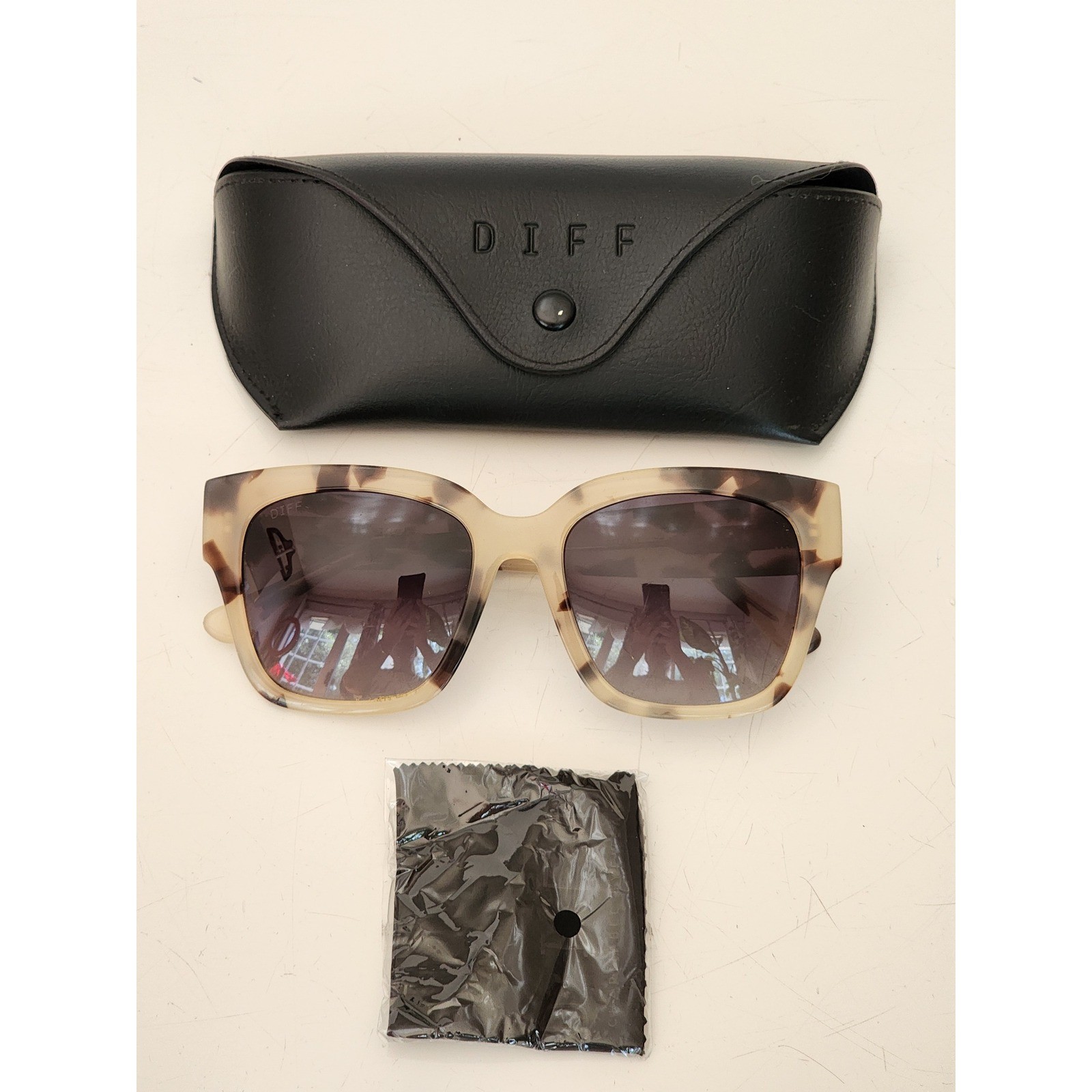DIFF Eyewear Bella II Sunglasses Cream Tortoise Oversized Square Frames CT-GO