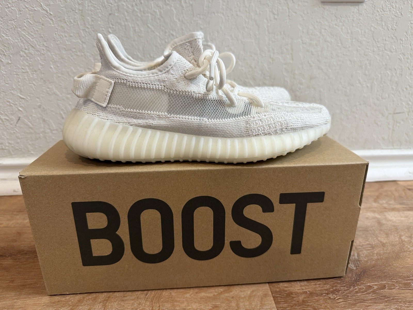 Yeezy Boost 350 V2 Bone Size 6.5 – Adidas YZY HQ6316