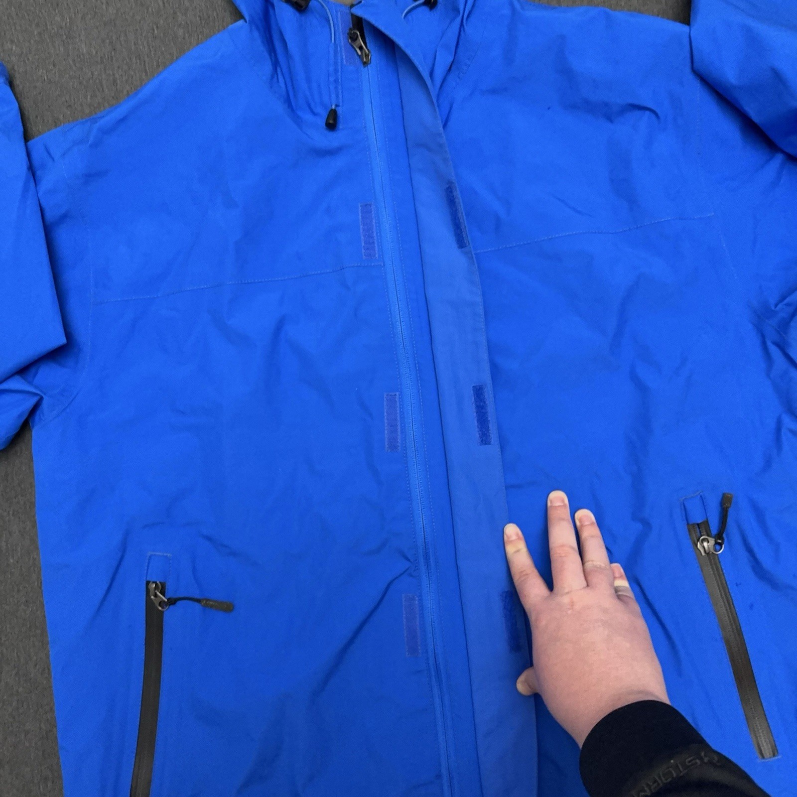 Cabelas Goretex Jacket Men Large Blue Dry Plus Rain Coat Full Zip Hooded READ
