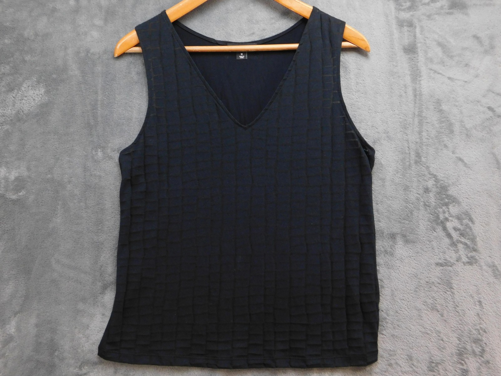 TROUVÉ Tank Womens M Black V-Neck Sleeveless Basic Jersey Pullover Casual