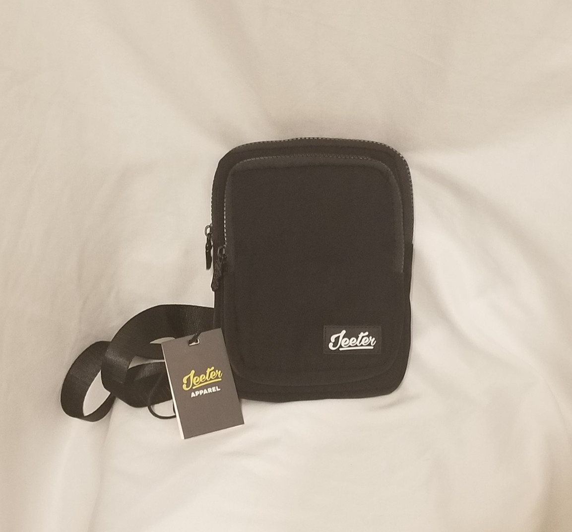 Jeeter Side Pack Crossbody Bag Black 3 Compartments Zip Around 8.5inx6inx1in