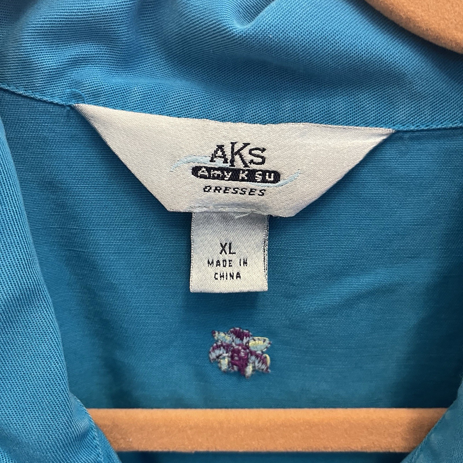 Amy K Su Embroidered Button Up Shirt Koi Fish Coral Turquoise Blue Womens XL