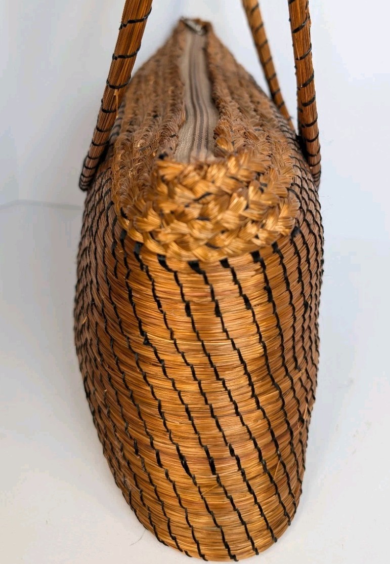 NATURAL STITCHED WEAVED HANDBAG PURSE BOUTIQUE Large Circular Handles Gold Tan