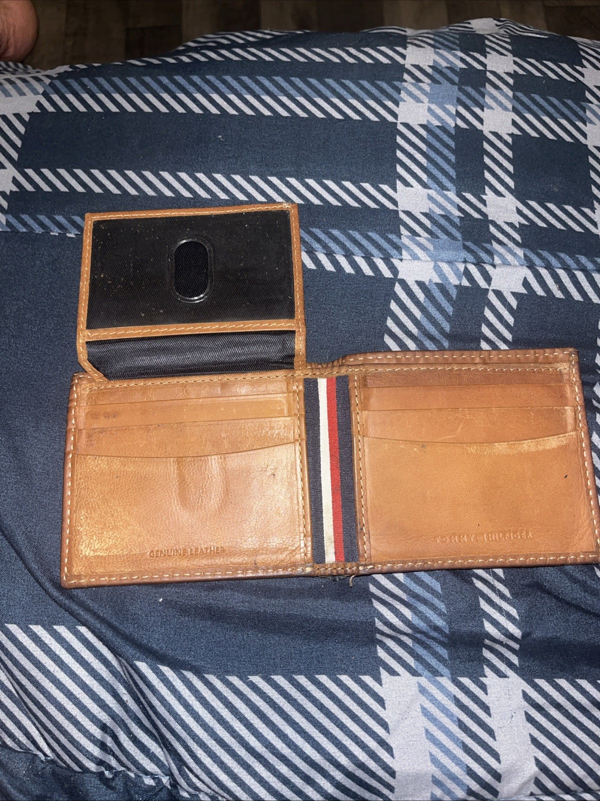 Tommy Hilfiger Men’s Genuine Leather Card Case Wallet Brown