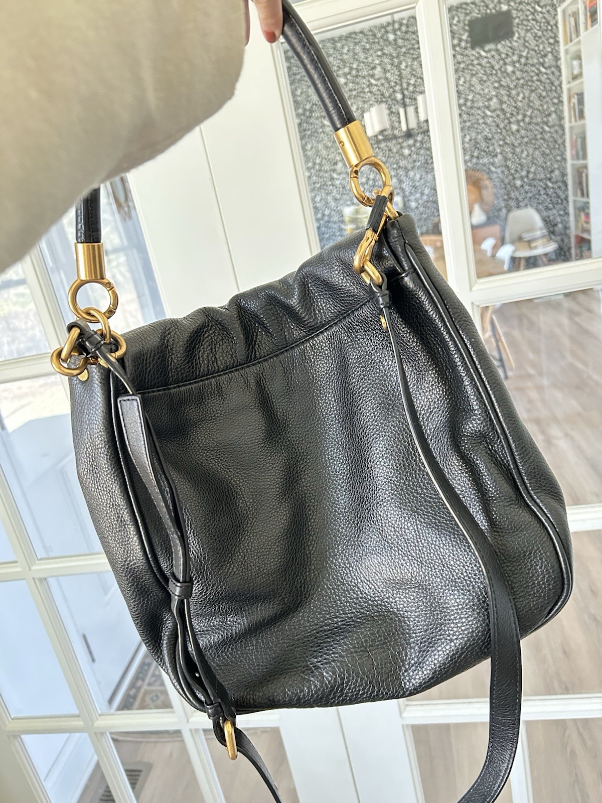Marc by Marc Jacobs Black Medium Crossbody Bag Magnetic Flap Gold Hardware EUC