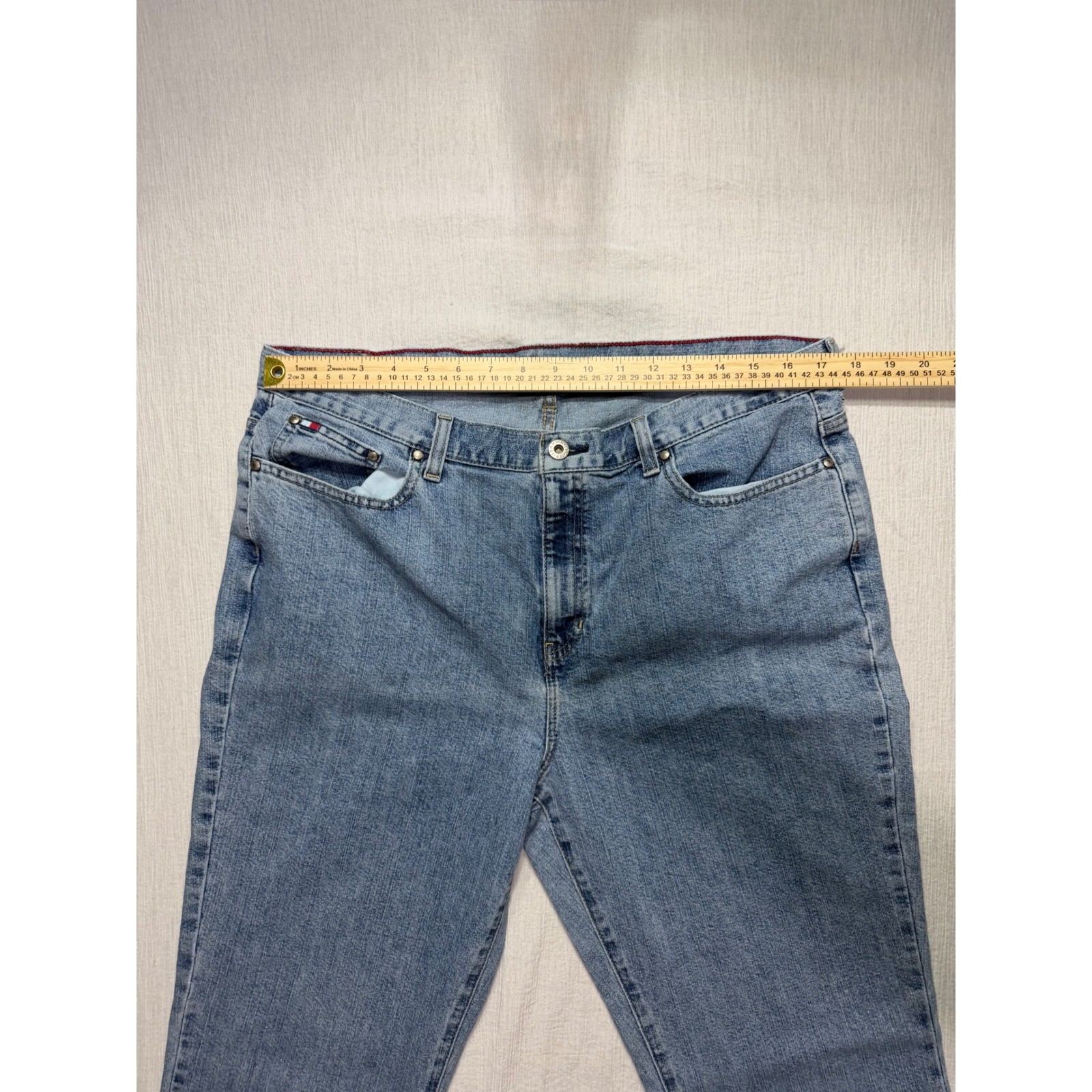 Tommy Hilfiger Womens Bootcut Jeans Medium Wash Blue Denim Size 16 Stretch