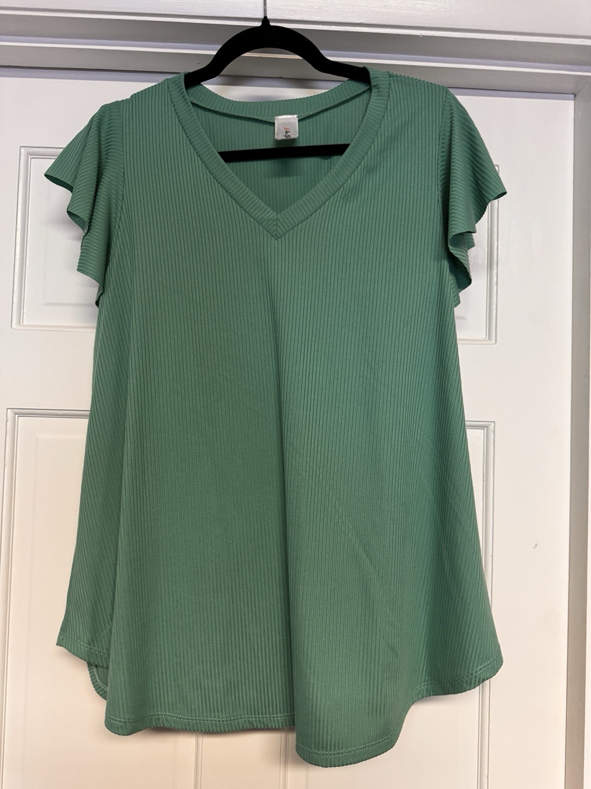 Women’s Green Ribbed Knit V-Neck Flutter Short Sleeve Ruffle Top Size M