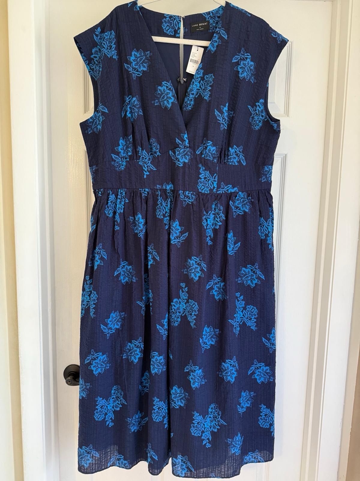 Lane Bryant NWT Navy Blue Floral Seersucker Midi Dress V-Neck Cotton Sz 16