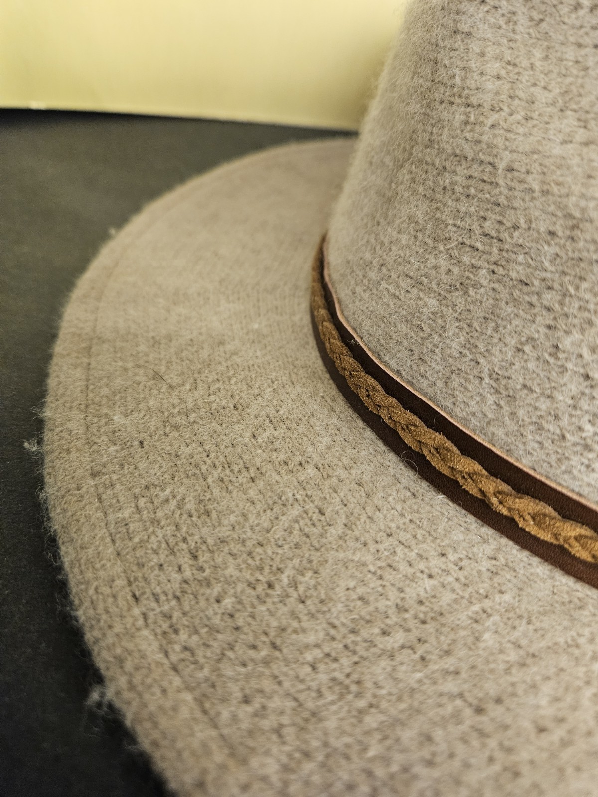 Beige Polyester/Wool Fedora Hat Wide Brim Brown Braided Band Adults Pre-Owned