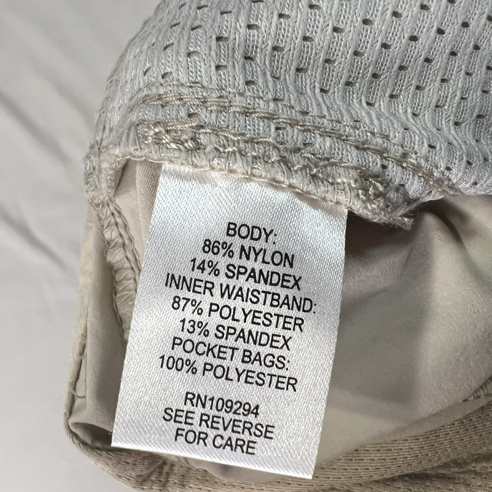 Ultimate Terrain Cargo Pants Womens 8 Beige Stretch Outdoor Water Resistant NWT