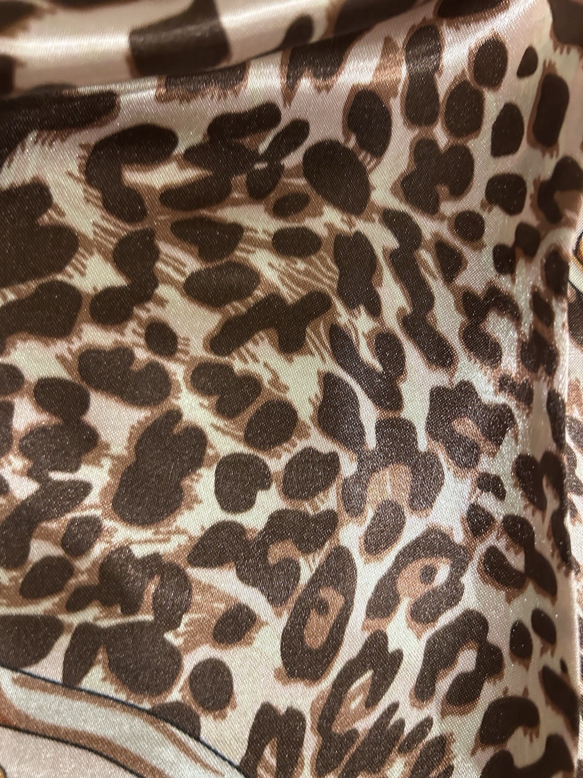 CLASSIC Leopard&chain Print pink SQUAR SILKY SCARF hand rolled edges 35/35