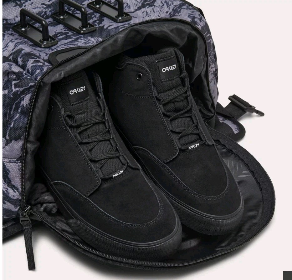 MENS OAKLEY KITCHEN SINK GRAY TIGER CAMO BACKPACK BRAND NEW WITH TAGS AUTHENTIC!