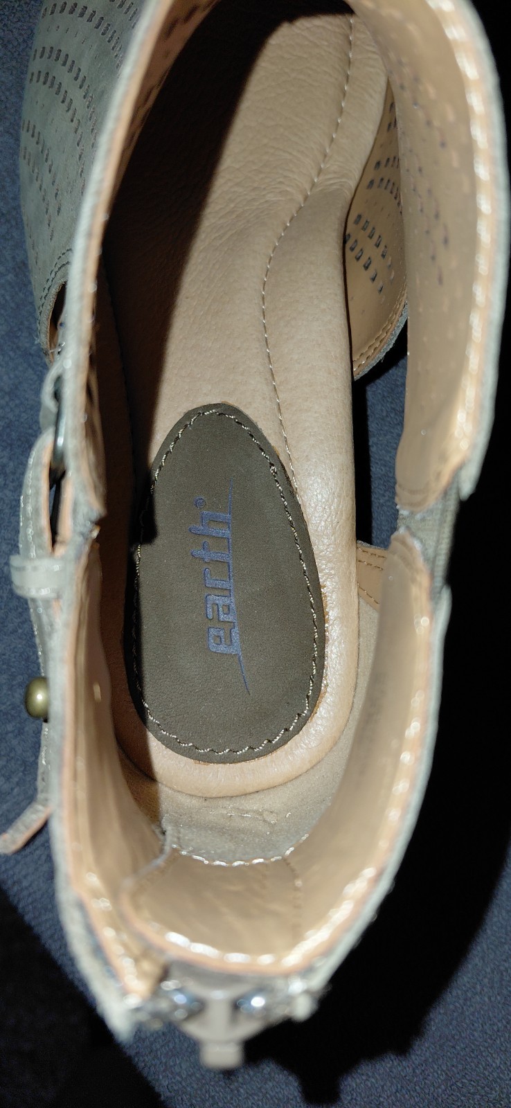 NEW – Earth Open Toe 2in Heels Perforated Suede/Upper Foam Leather Insole – 6.5D