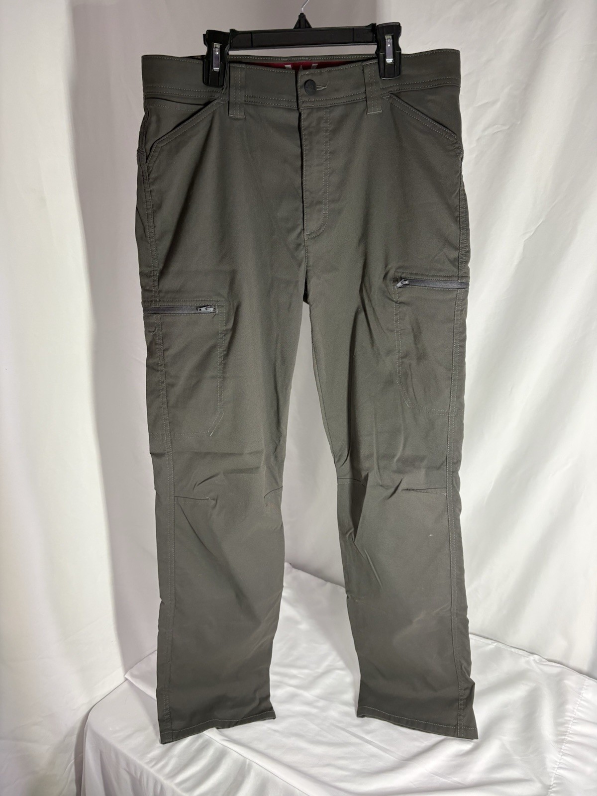 Wrangler ATG Men’s Gray Cargo Pants, Size 32×32, Side Zip, Pockets