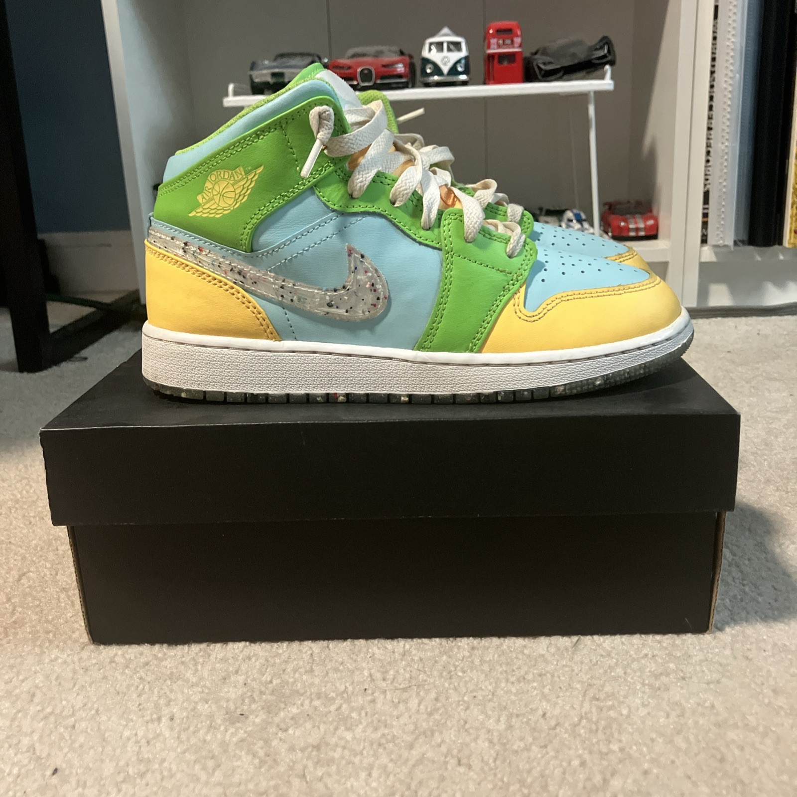 Nike Air Jordan 1 Mid SE Recycled Grind GS Size 4.5Y Glacier Ice Blue DX4368 400