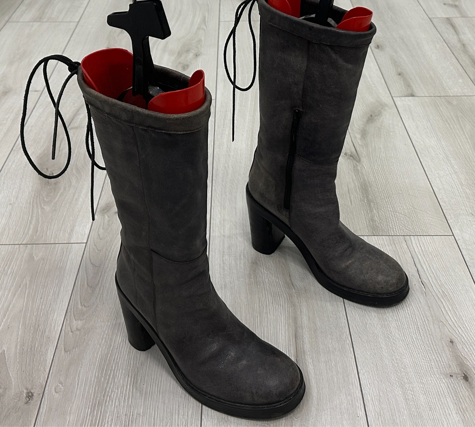 Ann Demeulemeester Distressed Gray Leather Knee-High Boots Lace-Up Size 40 Italy