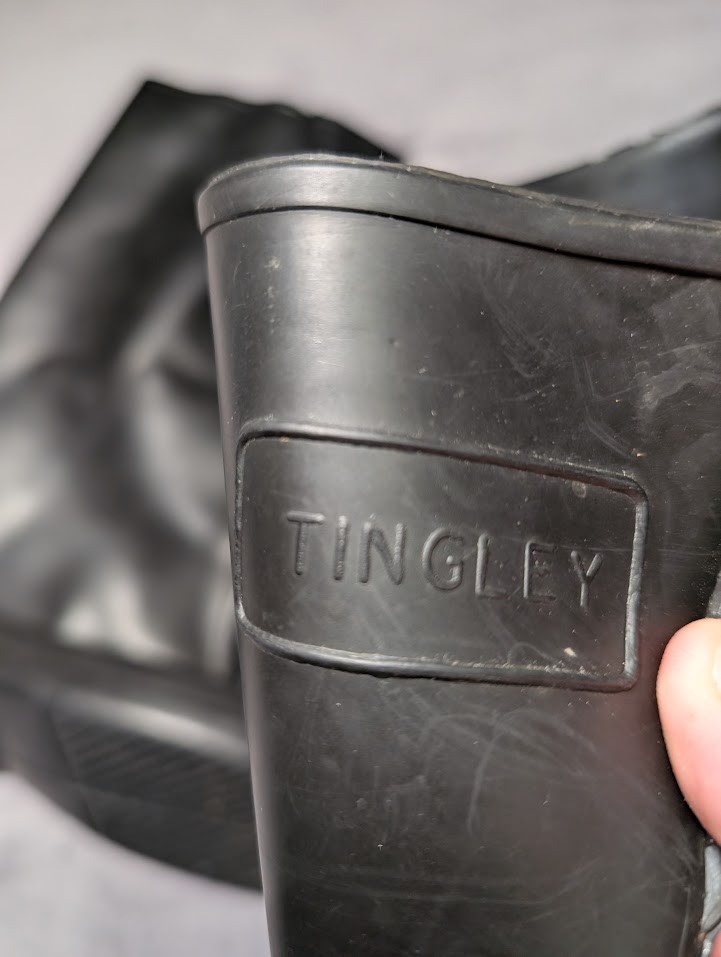 TINGLEY 10″ Men’s rubber Over Boots Rubber Waterproof Size Medium M.I. USA EUC