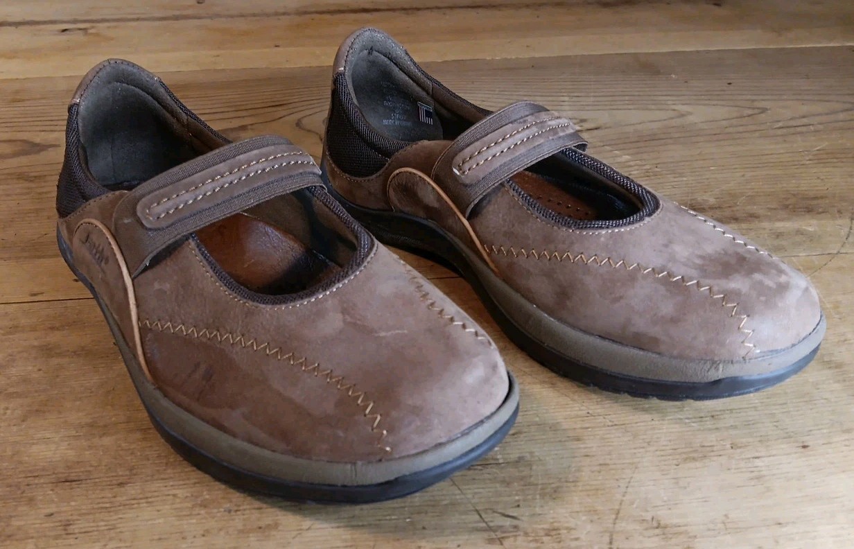 Earth Encounter Womens US 6B Mary Jane Shoes Elastic Band Slip On Nubuck Suede