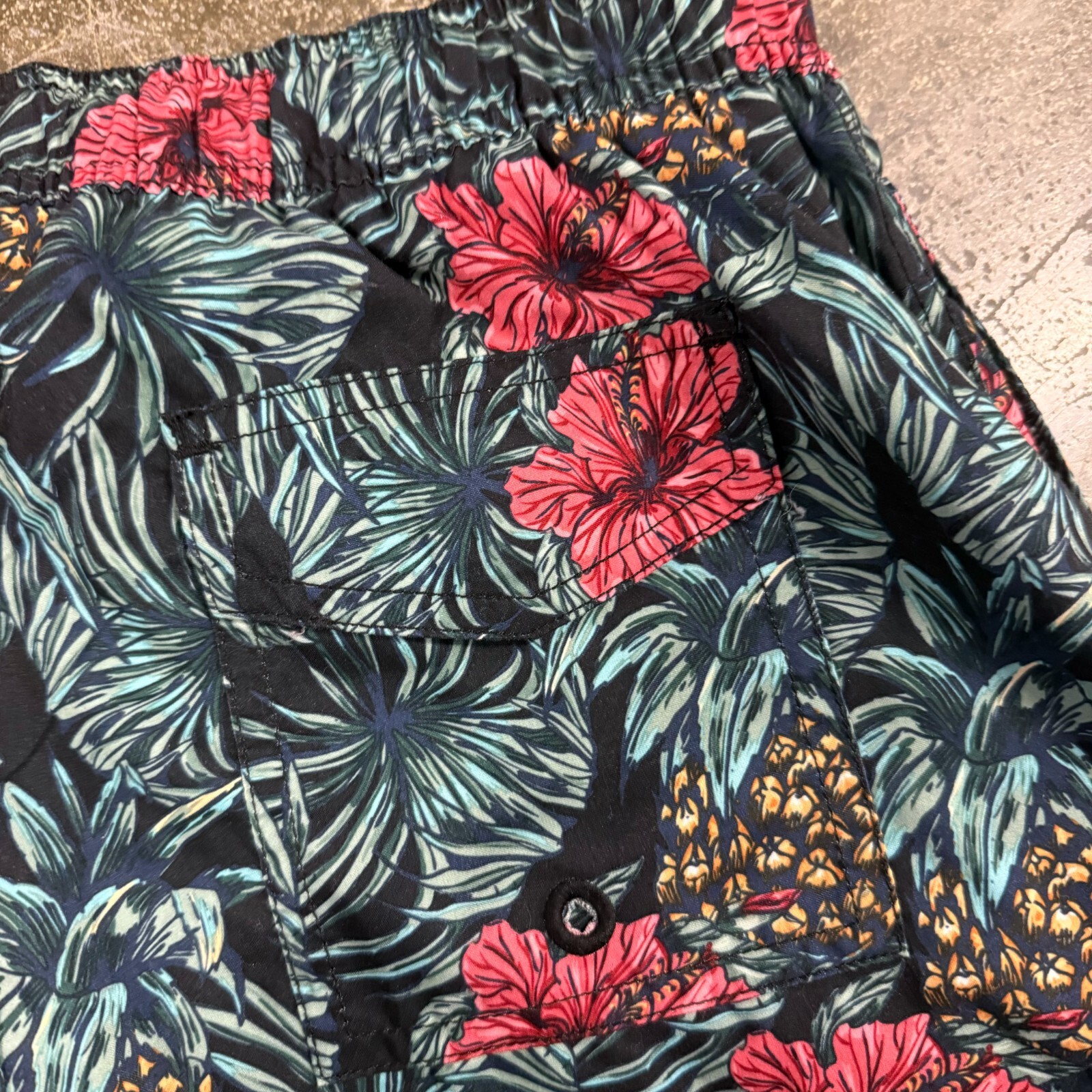 U.S. Apparel Board Shorts Mens Small Multi Pineapple Print Swimwear Drawstring