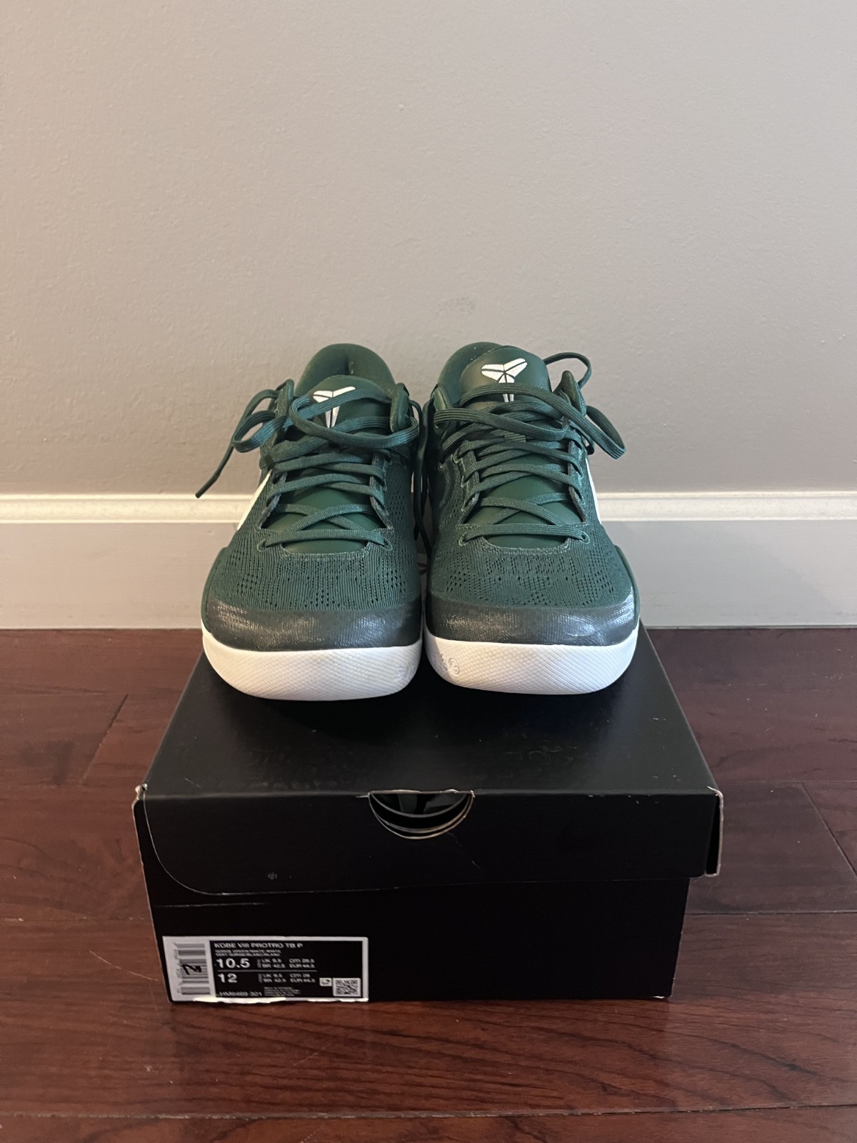Kobe VIII Protro TB P Gorge Green, Size 10.5, comes w/ box, Excellent Condition